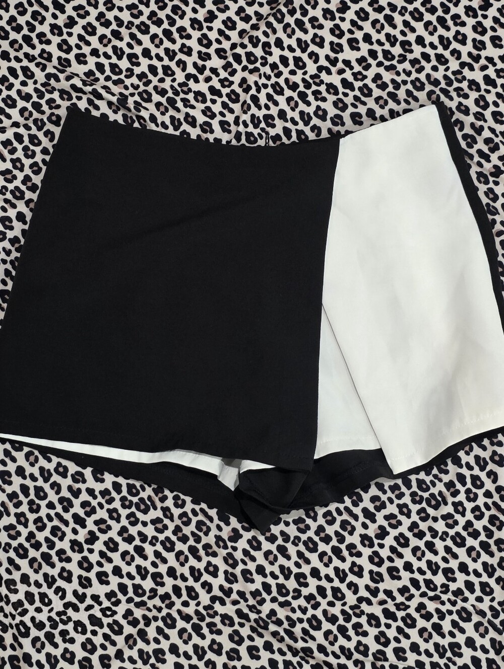 Glam Black and White Colorblock Women’s Skort